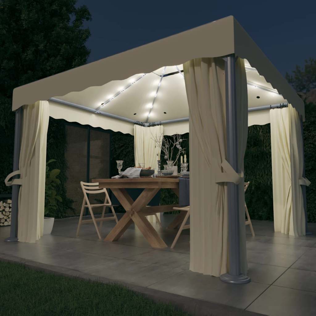 Prieel Met Gordijn En Led-Lichtslinger